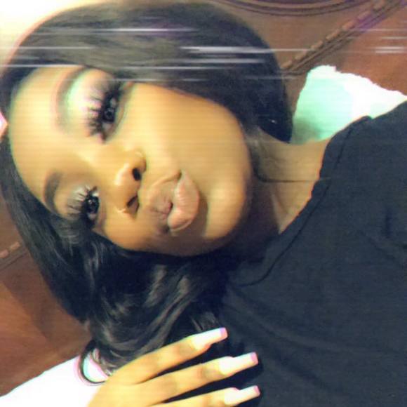 Meet your Posher, Layaa - Picture 1 of 1